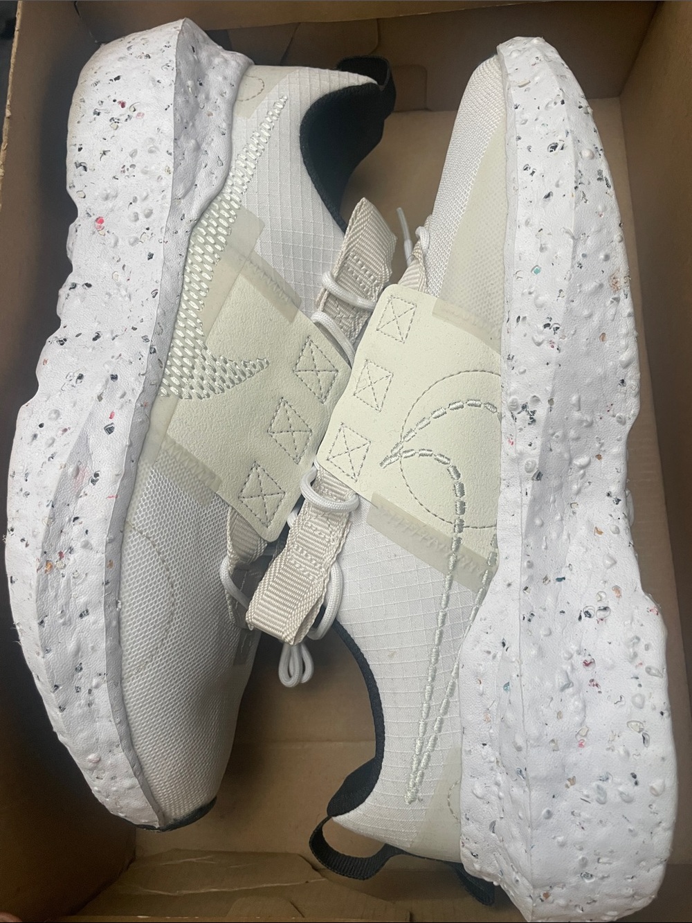 Nike Men's White Cream Speckled-Gray Foam Sneakers